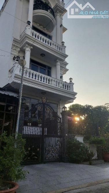 Biệt Thự tân cổ điển 5 tầng lô góc view sông, đường số khu Kim Sơn Tân Phong Q7 106m2 35tỷ