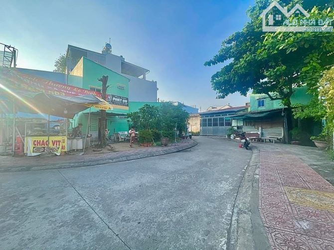 ĐẤT KHU PHỐ 5, PHƯỜNG 5, MỸ THO, TIỀN GIANG. Đường ô tô có vĩa hè, cách TRẦN HƯNG ĐẠO 100M