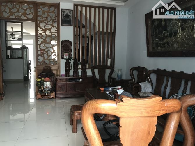 Bán Gấp Biệt Thự Thủ Đức house 184 m2 , 3 Lầu Chỉ 41 tỷ- Giảm ngay còn 40 Tỷ - 1