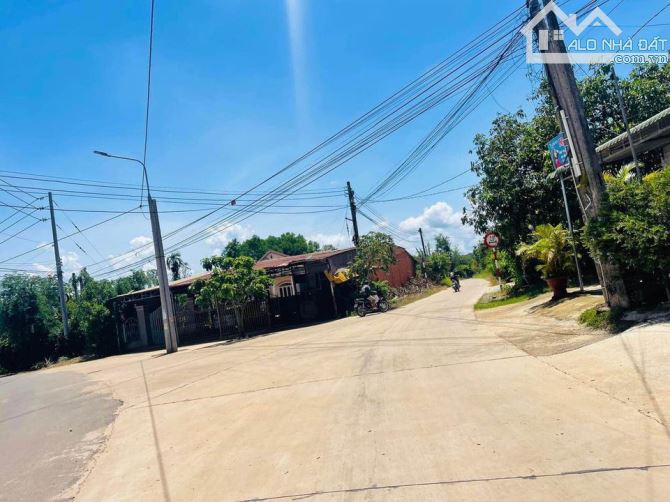 BÁN GẤP LÔ ĐẤT GẦN NGAY KHU CÔNG NGHIỆP ĐỊNH QUÁN 1023M2(10MX100M) KHU DÂN CƯ CHỈ 600 TRỆU - 1