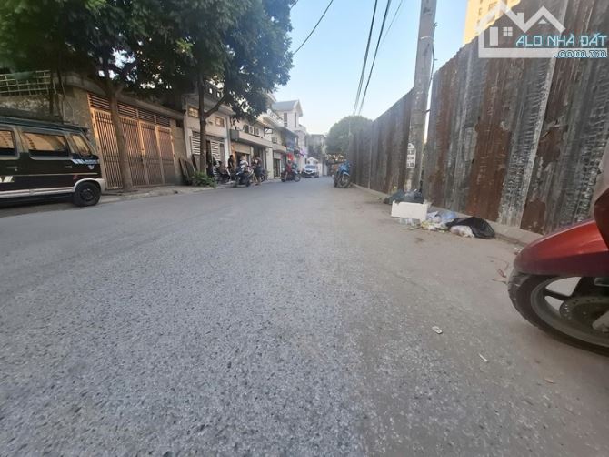 Bán đất ngõ 90 Gia Quất 30m oto đỗ cửa, 100m oto tránh giá nhỉnh 4 tỷ có TL. LH - 1