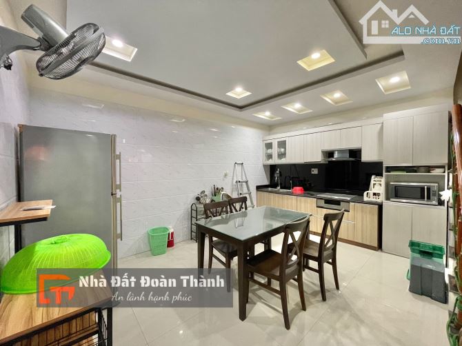 62m2 ngang 5m nhà 4 tầng phố Văn Cao - 1