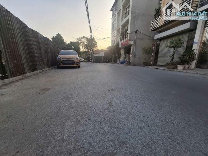 Bán đất ngõ 90 Gia Quất 30m oto đỗ cửa, 100m oto tránh giá nhỉnh 4 tỷ có TL. LH - 2