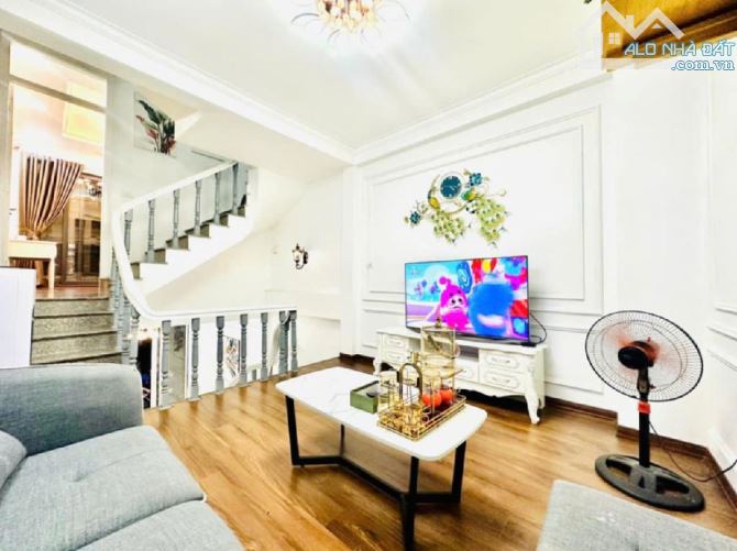 Bán nhà gốc đề , Minh khai 45 M / 4 tầng / 6,4 tỷ - 2