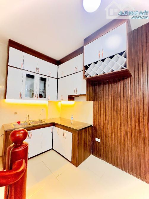 Bán nhà nam dư , lĩnh nam  35 m /5 tầng / 4,8 tỷ - 2