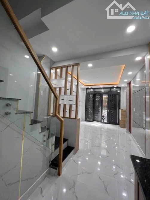 BÁN NHÀ HẼM LÊ QUỐC HƯNG F12 , QUẬN 4,  26M2 - 2