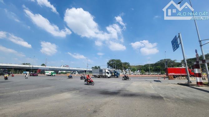 Bán Căn Hộ Dịch Vụ Mặt tiền đường số 7, 120m² ( 6 x 20 ) 4 Tầng Thang Máy, thu nhập 40tr - 1