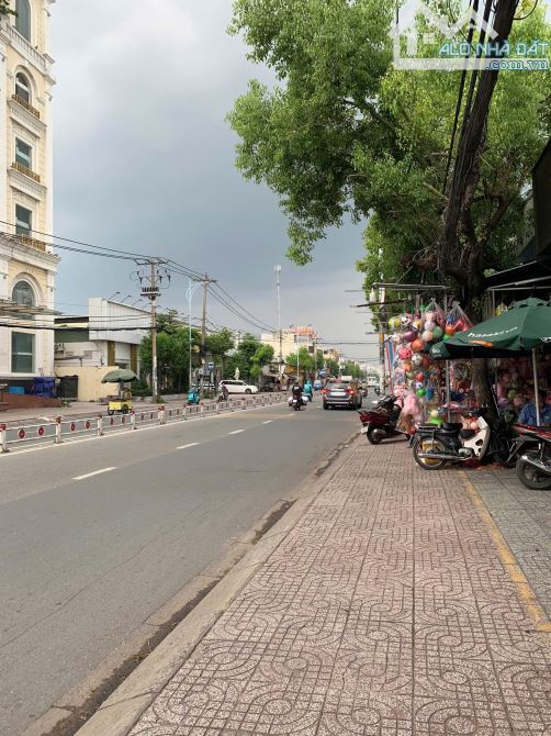 Ngân hàng thanh lý gấp trung tâm thương mại Bình Tân, hơn 2000m2 - 2