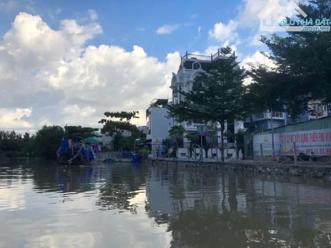 Biệt Thự tân cổ điển 5 tầng lô góc view sông, đường số khu Kim Sơn Tân Phong Q7 106m2 35tỷ - 2