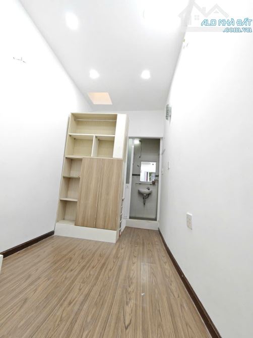 Bán nhà mặt tiền Nguyễn Thị Huỳnh , P8, 12m2 , 2,45tỷ tl - 3