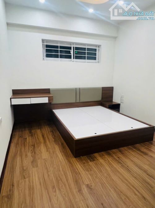 Cho thuê chung cư HH2 Bắc Hà Tố Hữu, 2 ngủ 120m2 đồ cơ bản được làm vp 12 triệu - 3