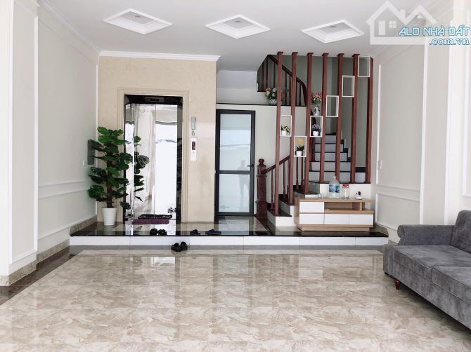 Bán nhà Phố  Nguyễn Khang 60m2,6 tầng thang máy ,lô góc , nhỉnh 15 tỷ - 3