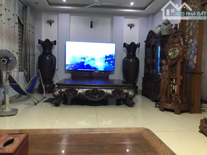 Bán Gấp Biệt Thự Thủ Đức house 184 m2 , 3 Lầu Chỉ 41 tỷ- Giảm ngay còn 40 Tỷ - 6
