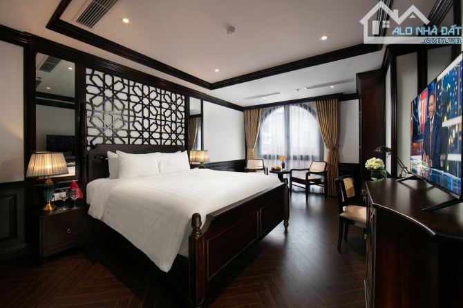 Rất gấp, cần bán khách sạn mặt phố Hàng Bè - Mã Mây 50 phòng KD 205m2 - Mt: 7.6m - 192 tỷ - 6