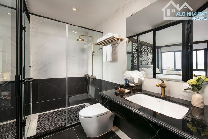 Rất gấp, cần bán khách sạn mặt phố Hàng Bè - Mã Mây 50 phòng KD 205m2 - Mt: 7.6m - 192 tỷ - 7