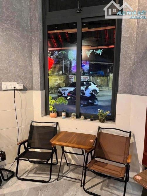 Cho thuê quán CAFE góc 2 MT PHẠM HỒNG THÁI, TP Huế