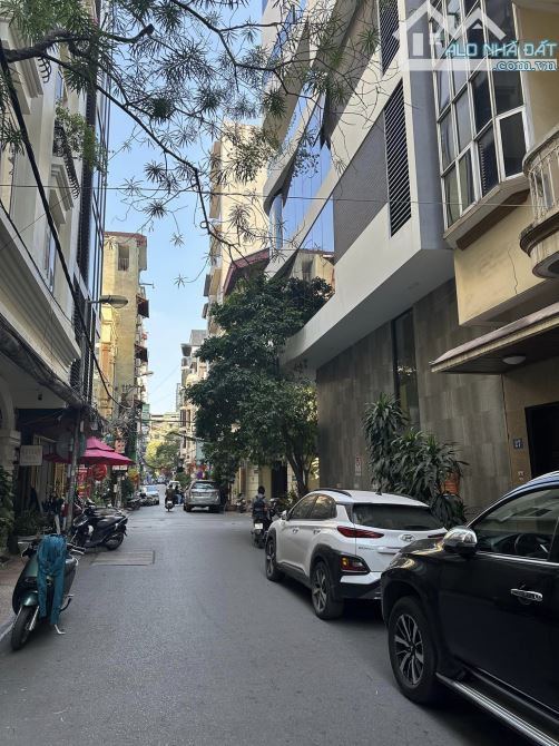 ⚜️Phân Lô Ô Tô Tránh Ngõ 26 Nguyên Hồng, Đống Đa, 53m2 5T MT 5m, Chỉ 26,5 TỶ ⚜️