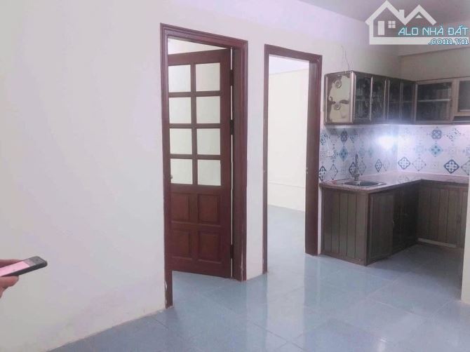 Siêu hiếm, CCMN Thịnh Quang, Đống Đa Tầng đẹp 45m2, 2 ngủ, thang máy vù vù