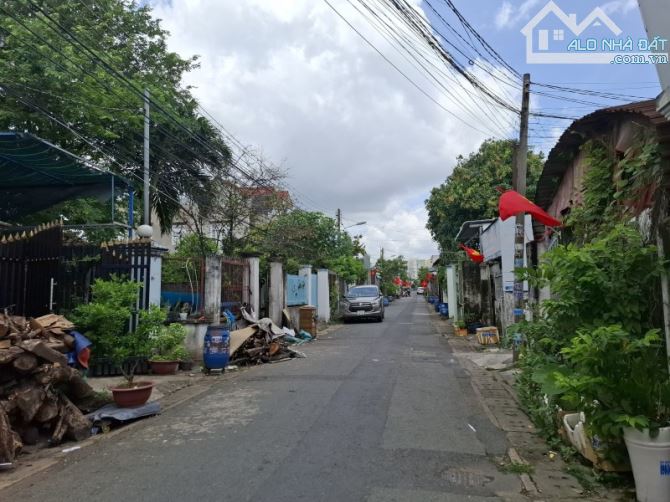 Bán nhà 70m2, trục  đường Nguyễn Tri Phương - Nguyễn An Ninh, Linh Xuân, Dĩ An. chỉ 3,2 tỷ