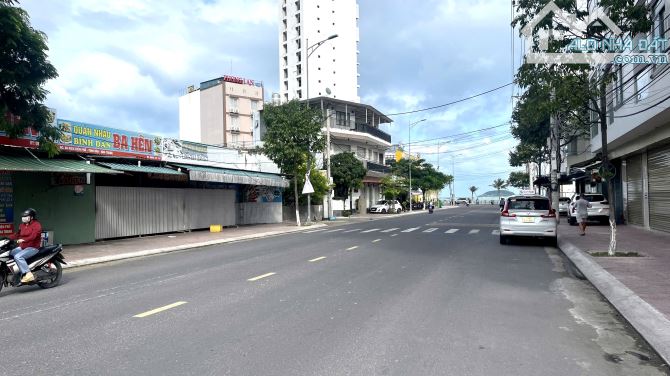 Bán đất 3 mặt tiền đường Điện Biên Phủ, cách biển 100m, Vĩnh Hoà, Nha Trang 150m2 giá 18ty