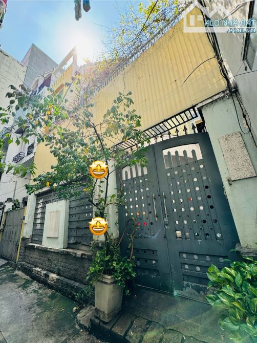 MẶT TIỀN HỤT 107M2 VỊ TRÍ ĐỈNH CAO  KHU TRUNG TÂM HÀNH CHÍNH P13 Q4  ĐƯỜNG XE HƠI - XE HƠI
