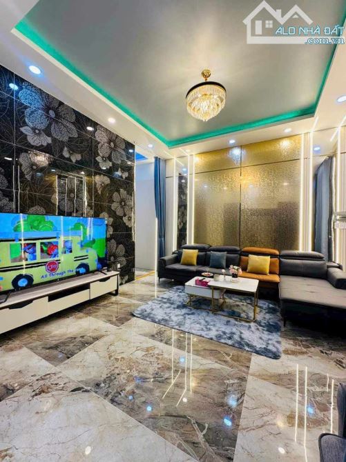 Villa Thạnh Xuân Q12 273m2 6,5x35 nỡ hậu 11m - Full nội thất xịn sò - HXT thông - Chỉ 9,6 - 10