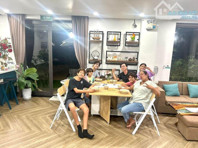 Homesay 3 TẦNG ĐẸP NGẤT 8 phòng ngay phố đi bộ chỉ 7 tỷ - 11