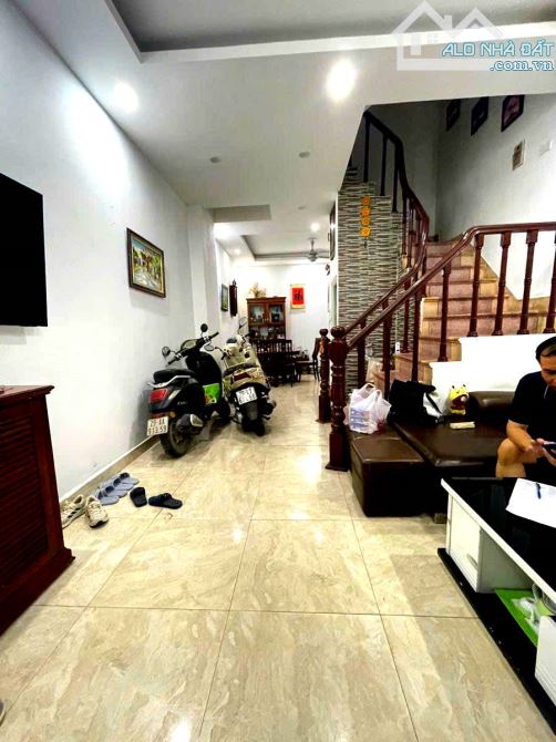 Bán nhà ô tô vào, KD , Hoàng Quốc Việt, đối diện KTT Nghĩa Tân, Cổ Nhuế, Bắc Từ Liêm.15,6T - 1