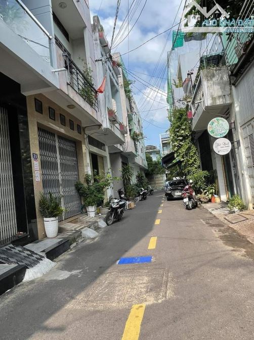 Nhà Mặt Tiền P. Thị Nại , 75m2 , Ngang 5m , 2 Tầng , Cách Hồ Sinh Thái Đống Đa 300m