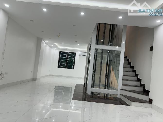 ** NHÀ PHÂN LÔ HOÀNG QUỐC VIỆT * Ô TÔ 7 CHỖ NGỦ TRONG NHÀ*  60Mx6T THANG MÁY** - 1