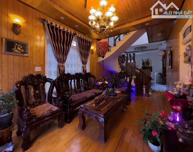 VILLA SÂN VƯỜN CAO CẤP 1334M2 MẶT TIỀN ĐÀ LẠT - 1