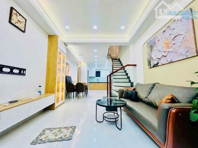 Sở hữu ngay nhà Nhất Chi Mai, Tân Bình chỉ với 2Tỷ 370.DT: 50m2. Đang cho thuê 11tr/ tháng - 1