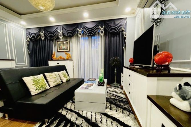 Bán Biệt thự view Quận 10 đúc 4 tầng BTCT 107m2 nội thất cao cấp 6PN nhỉnh 12tỷ TL - 1
