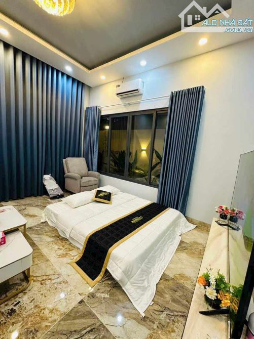 Villa Thạnh Xuân Q12 273m2 6,5x35 nỡ hậu 11m - Full nội thất xịn sò - HXT thông - Chỉ 9,6 - 12
