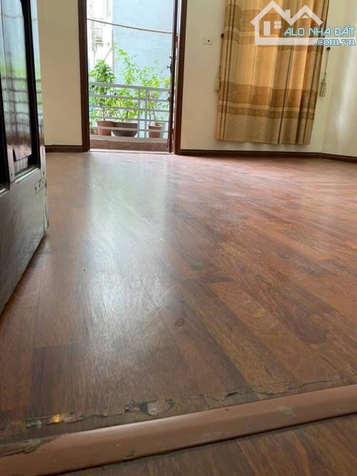 Cho thuê nhà ngõ Ô Tô phố Nguyễn Quý Đức. 120m2 * 4T giá 22 Triệu. - 2