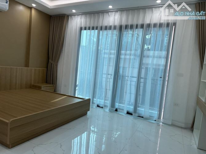 ** NHÀ PHÂN LÔ HOÀNG QUỐC VIỆT * Ô TÔ 7 CHỖ NGỦ TRONG NHÀ*  60Mx6T THANG MÁY** - 2
