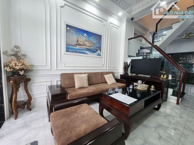 Chỉ 4,6 tỷ Nhà 3 tầng Full nội thất cao cấp như hình 3,8mx 14m, trung tâm Q7 - 2