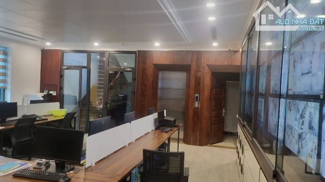 Bán nhà mặt phố Nguyễn Ngọc Nại, DT 85m2, MT 4m. Vị trí đẹp kinh doanh tốt. Giá 28.5 tỷ - 2
