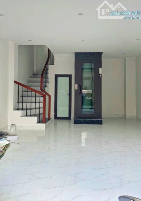 NHÀ ĐẸP ĐƠN LẬP PHỐ ĐÀM QUANG TRUNG, LONG BIÊN 38M², 6 TẦNG THANG MÁY - Ô TÔ 7 CHỖ NGỦ - 3