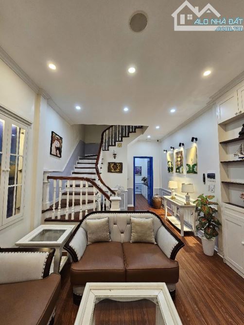 Bán nhà 5 tầng  Vũ Xuân Thiều 53m2 chỉ 9.6 tỷ - 3