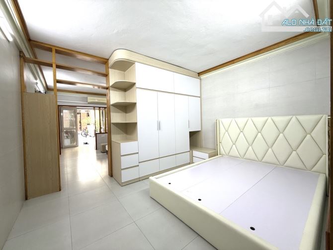 Cần bán căn tập thể Mai Dịch Tầng 1- Đối Diện ĐH Thương Mại - DT sử dụng 70m² (sổ đỏ 46m²) - 3