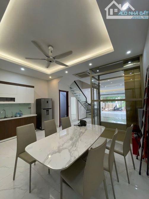 BÁN NHÀ SIÊU ĐẸP NGỌC THUỴ. LONG BIÊN , KHÔNG GIAN SỐNG YÊN TĨNH , CẠNH CÔNG VIÊN NGỌC THU - 4