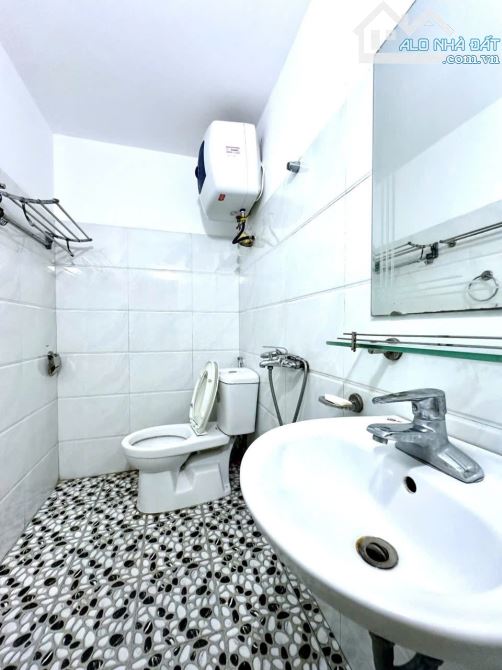 Bán nhà Vĩnh Tiến - Lê Chân, DT 37m 3 tầng, ô.tô đỗ cửa, GIÁ 2.43 tỉ - 4