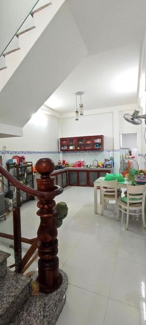nhà ĐƯỜNG TRẦN THANH MẠI Bình Tân dt 4x17 3 tầng 3pn có sân thượng giá 5.69 tỷ - 5
