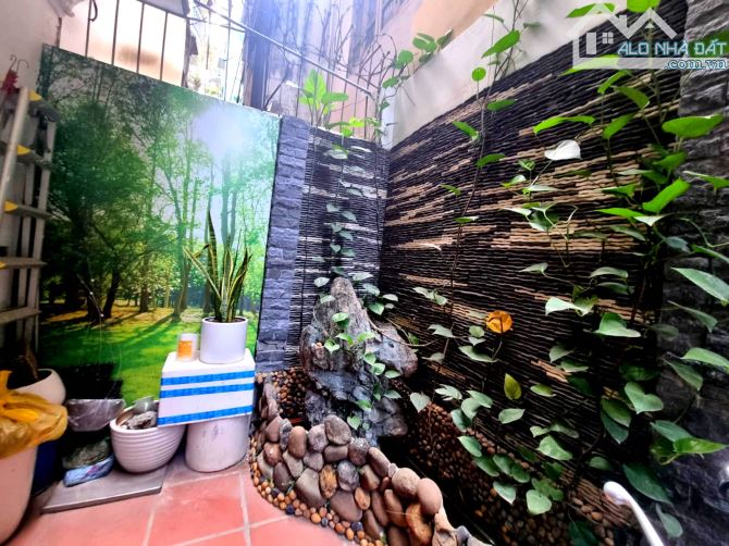 Bán nhà Phố Hào Nam, gần Giảng Võ, Ga Cát Linh, Ô Chợ DỪa, ĐỐng Đa. DT : 85m2. Giá: 15,8 T - 5