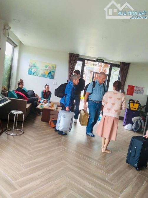 Homesay 3 TẦNG ĐẸP NGẤT 8 phòng ngay phố đi bộ chỉ 7 tỷ - 6