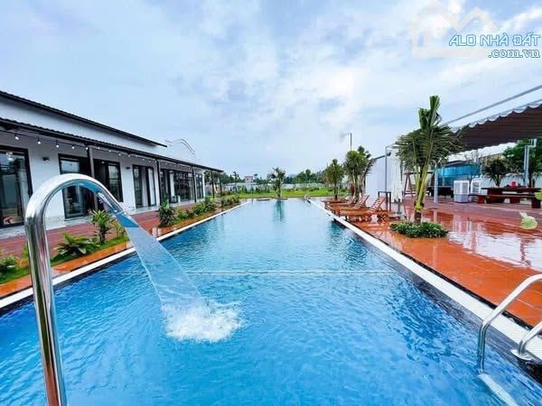 Bán villa 4000m2 để ở hoặc kinh doanh khu sinh thái Minh Trí-sóc Sơn giá chỉ 6tr/m2 - 6