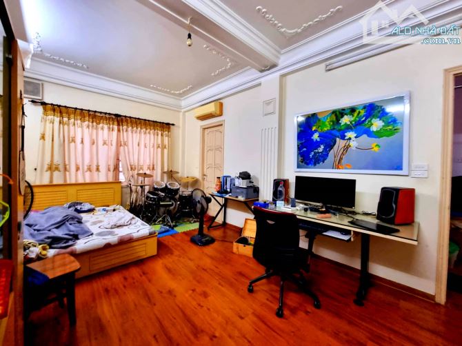 Bán nhà Phố Hào Nam, gần Giảng Võ, Ga Cát Linh, Ô Chợ DỪa, ĐỐng Đa. DT : 85m2. Giá: 15,8 T - 6