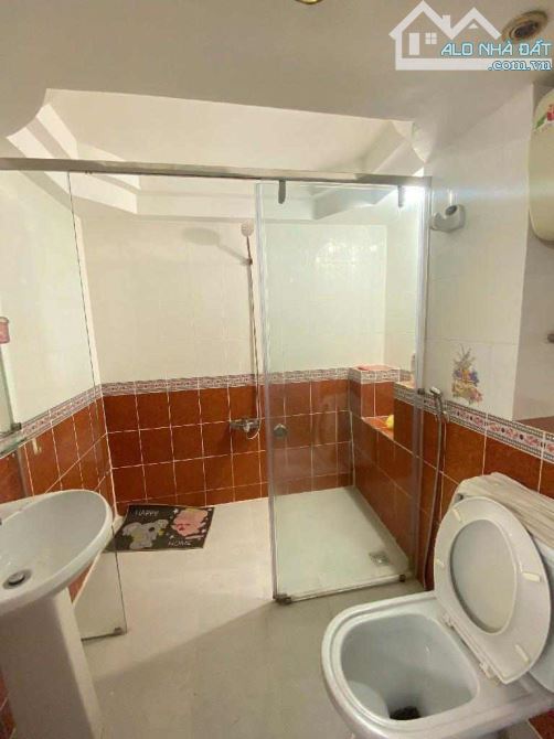 BÁN NHÀ DƯƠNG BÁ TRẠC Quận 8-4 TẦNG BTCT - HẺM XE HƠI - HOÀN CÔNG ĐỦ - CHỈ 6.8 TỶ TL - 6