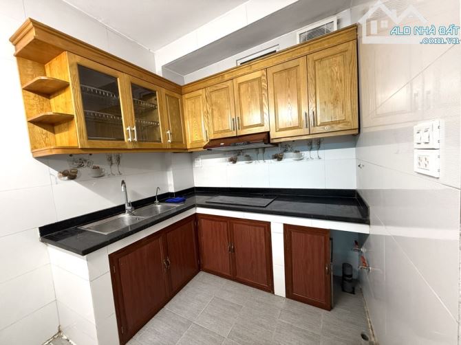 Cần bán căn tập thể Mai Dịch Tầng 1- Đối Diện ĐH Thương Mại - DT sử dụng 70m² (sổ đỏ 46m²) - 6